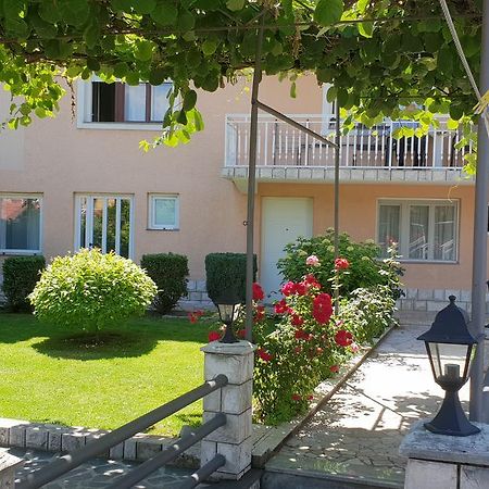 Accommodation Vesa モスタル エクステリア 写真